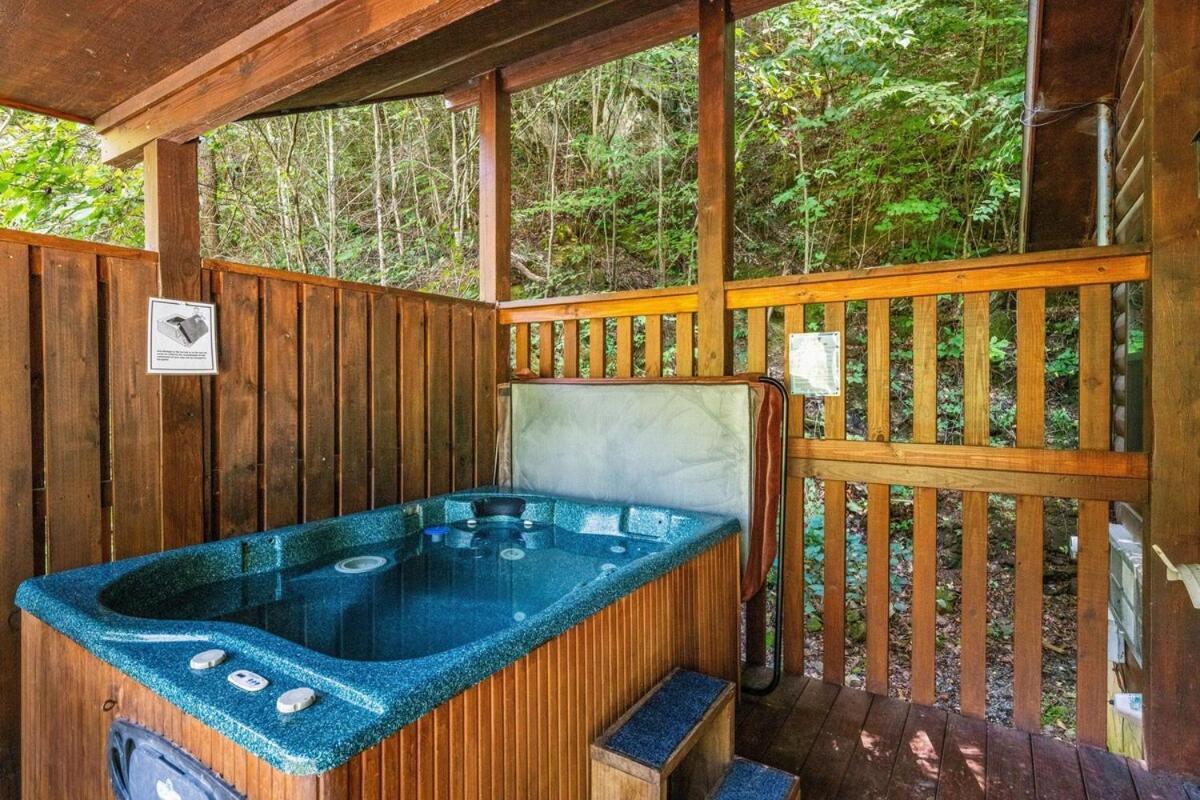 세비어빌 Cabin 5 Studio Cabin With Hot Tub, Water View And Fire Pit 빌라 외부 사진